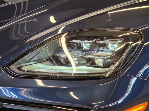 New 2026 Porsche Cayenne Coupe AWD/4WD image 24