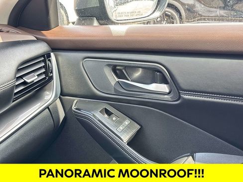 Used 2023 Nissan Rogue SV w/ SV Premium Package image 32