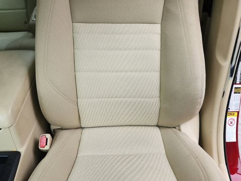 Used 2016 Toyota Camry SE FWD image 14