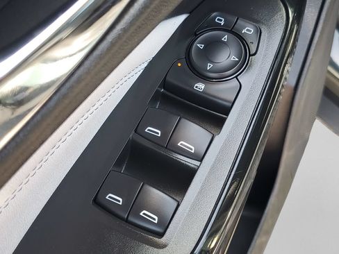 Used 2025 Chevrolet Trax LT FWD image 20