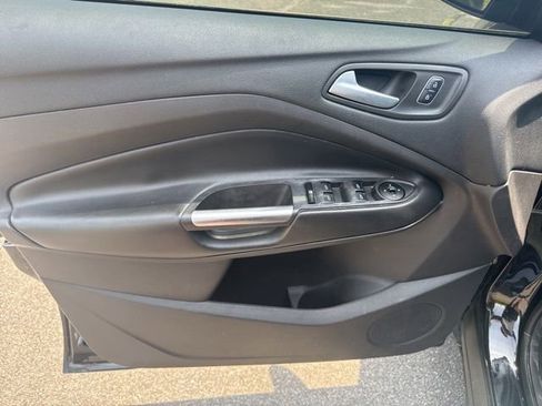 Used 2018 Ford Escape SE w/ SE Sport Appearance Package AWD/4WD image 14