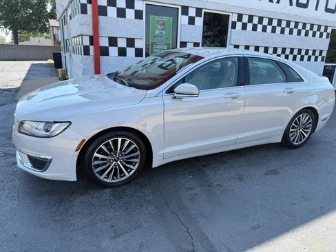 Used 2020 Lincoln MKZ FWD image 11