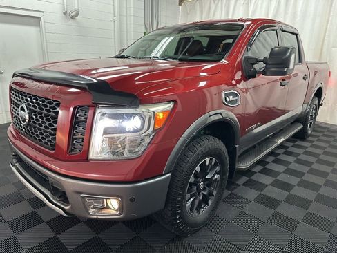 Used 2017 Nissan Titan PRO-4X w/ Pro-4x Convenience Package image 4