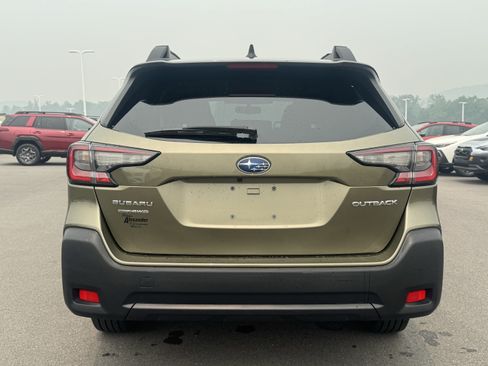 Certified 2025 Subaru Outback Premium AWD/4WD image 3