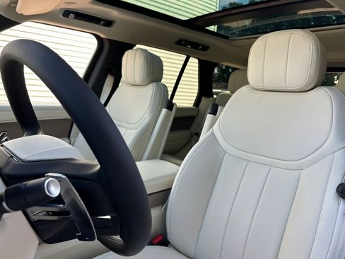 New 2025 Land Rover Range Rover SE image 6