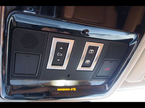 Used 2018 Land Rover Range Rover Autobiography image 32