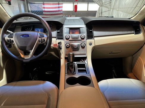 Used 2015 Ford Taurus SE image 15