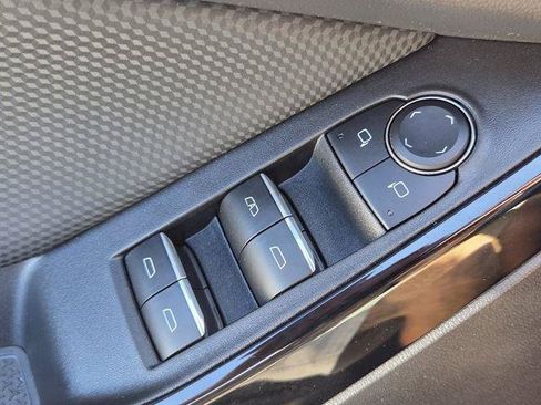 Used 2025 Chevrolet Equinox RS w/ Convenience Package III FWD image 23