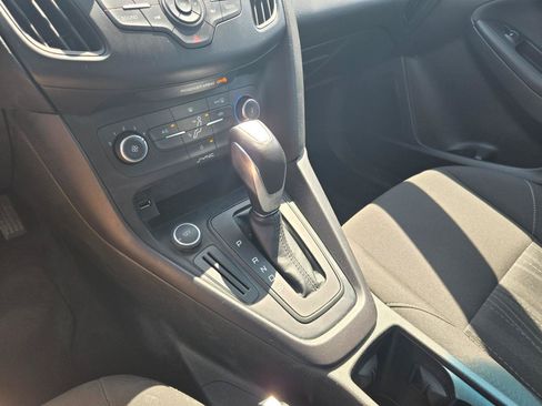 Used 2015 Ford Focus SE w/ SE Sport Package FWD image 14