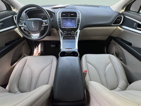 Used 2020 Lincoln Nautilus FWD image 11