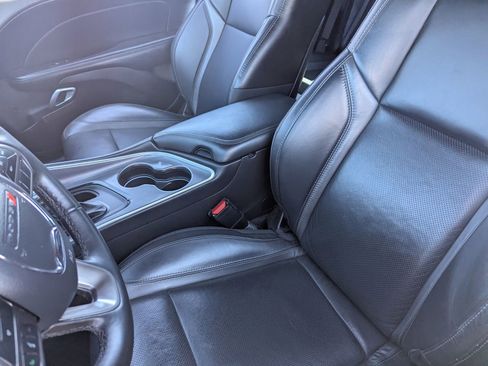 Used 2020 Dodge Challenger SXT w/ Plus Package image 15