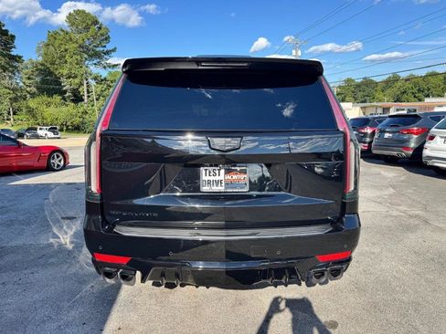 Used 2023 Cadillac Escalade ESV V AWD/4WD image 6
