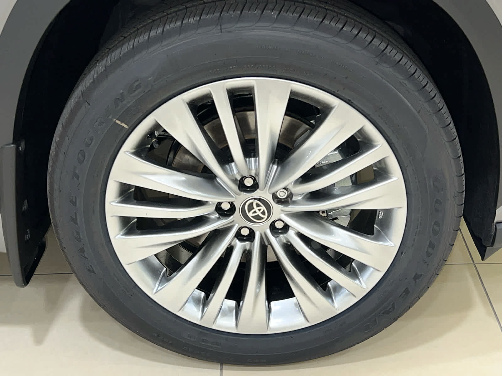 New 2026 Toyota Highlander Platinum AWD/4WD image 5