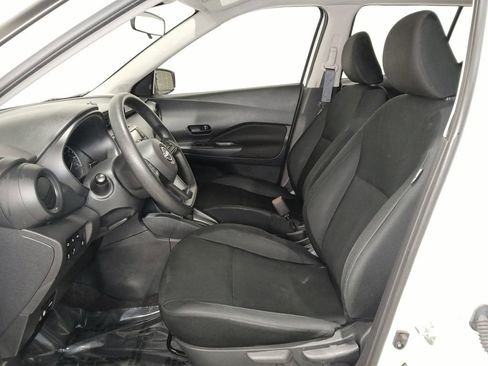 Used 2023 Nissan Kicks S image 10