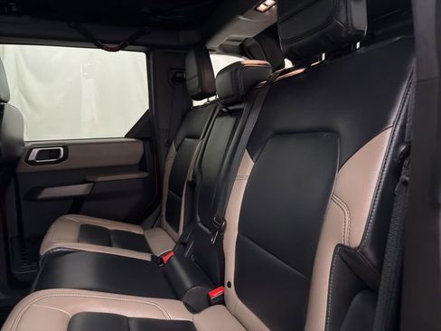 Used 2023 Ford Bronco Wildtrak image 21