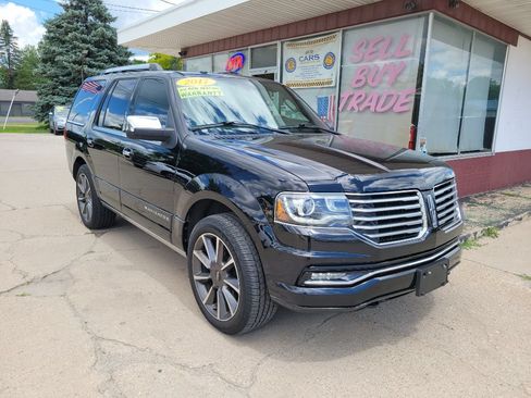 Used 2017 Lincoln Navigator Reserve AWD/4WD image 3