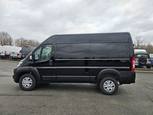 New 2025 RAM ProMaster 1500 w/ Quick Order Package 22G SLT image 7