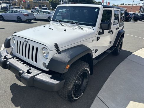 Used 2017 Jeep Wrangler Unlimited Sport w/ Quick Order Package 24S AWD/4WD image 4