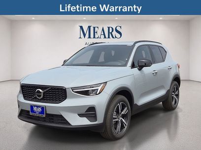 New 2026 Volvo XC40 B4 Core