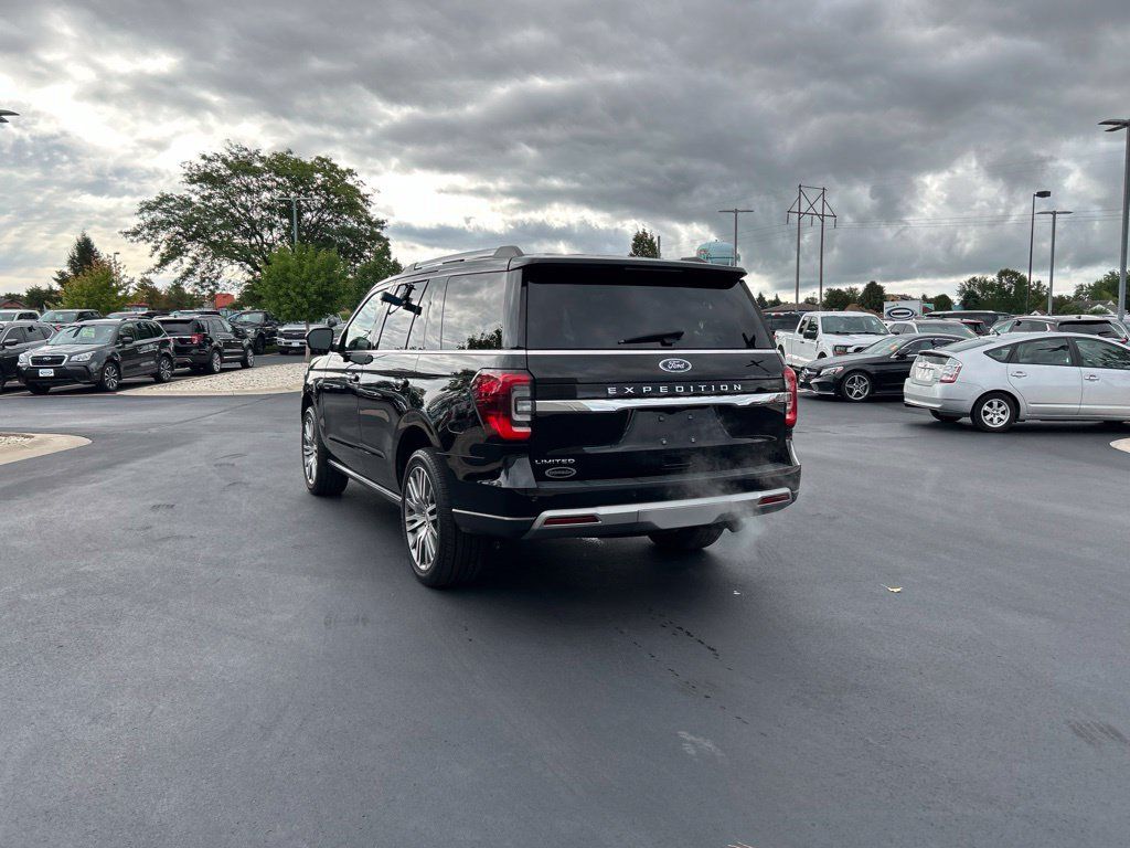 Used 2024 Ford Expedition Limited AWD/4WD image 8