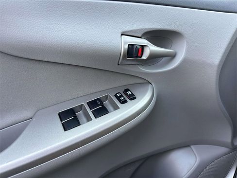 Used 2010 Toyota Corolla LE image 15