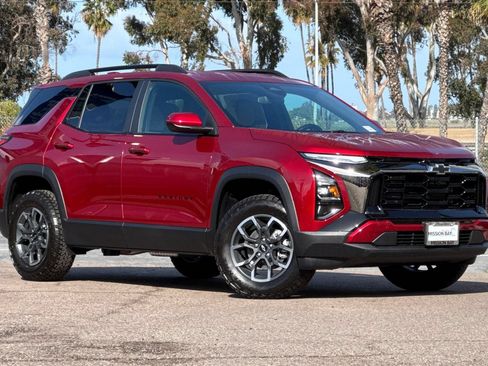 Used 2025 Chevrolet Equinox ACTIV FWD image 2
