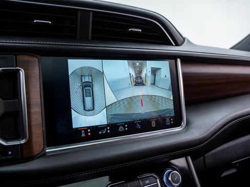 Used 2024 GMC Yukon Denali Ultimate image 25