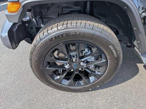 Certified 2025 Jeep Wrangler Unlimited Sahara AWD/4WD image 9