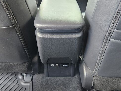 Used 2023 Toyota Prius Prime Premium FWD image 10