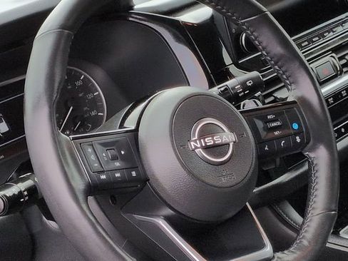 Used 2023 Nissan Pathfinder SL AWD/4WD image 31