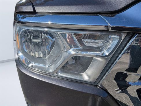 Used 2023 RAM 1500 Laramie image 9