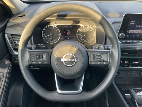 Used 2024 Nissan Rogue SV image 27