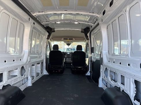 Used 2025 Ford Transit 250 148 Medium Roof Extended AWD image 31
