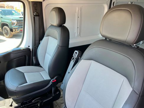 Used 2025 RAM ProMaster 3500 w/ Convenience Group FWD image 16