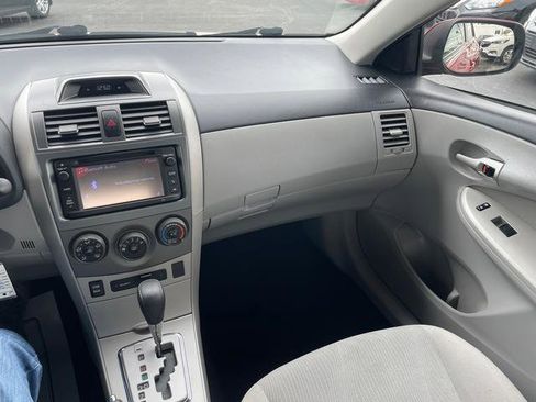 Used 2013 Toyota Corolla LE FWD image 16