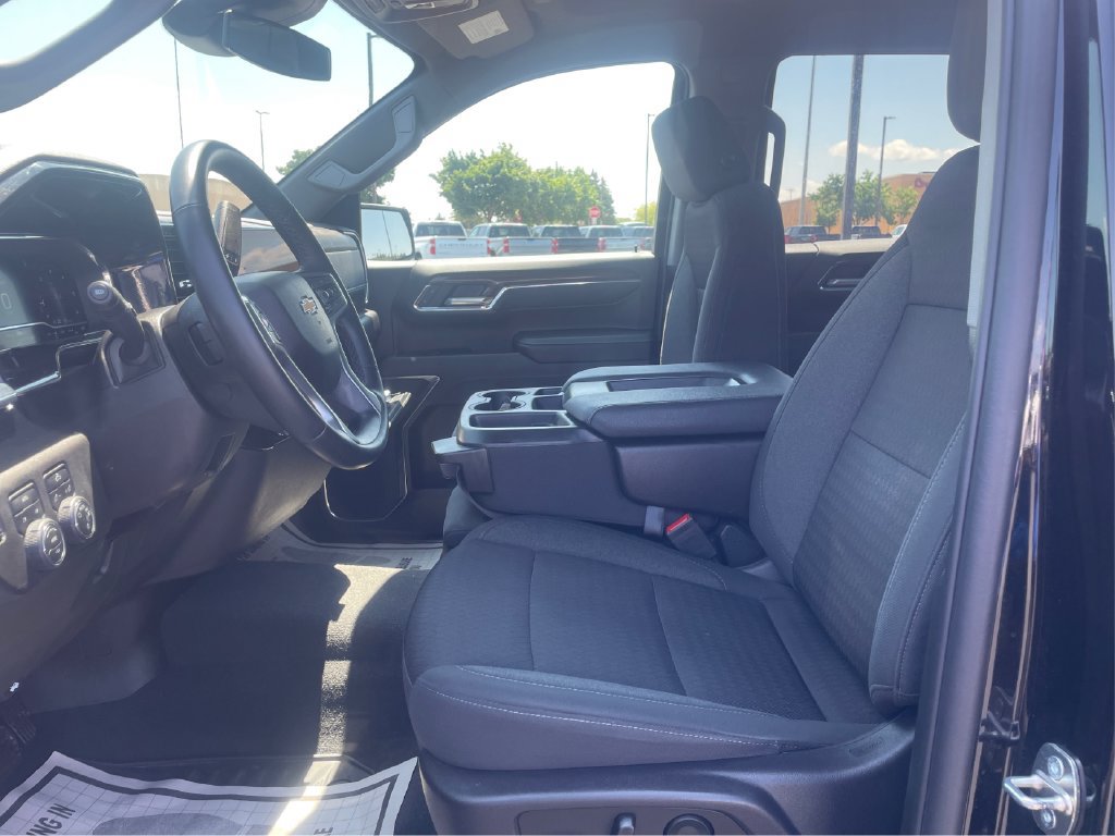 Used 2024 Chevrolet Silverado 1500 LT AWD/4WD image 19
