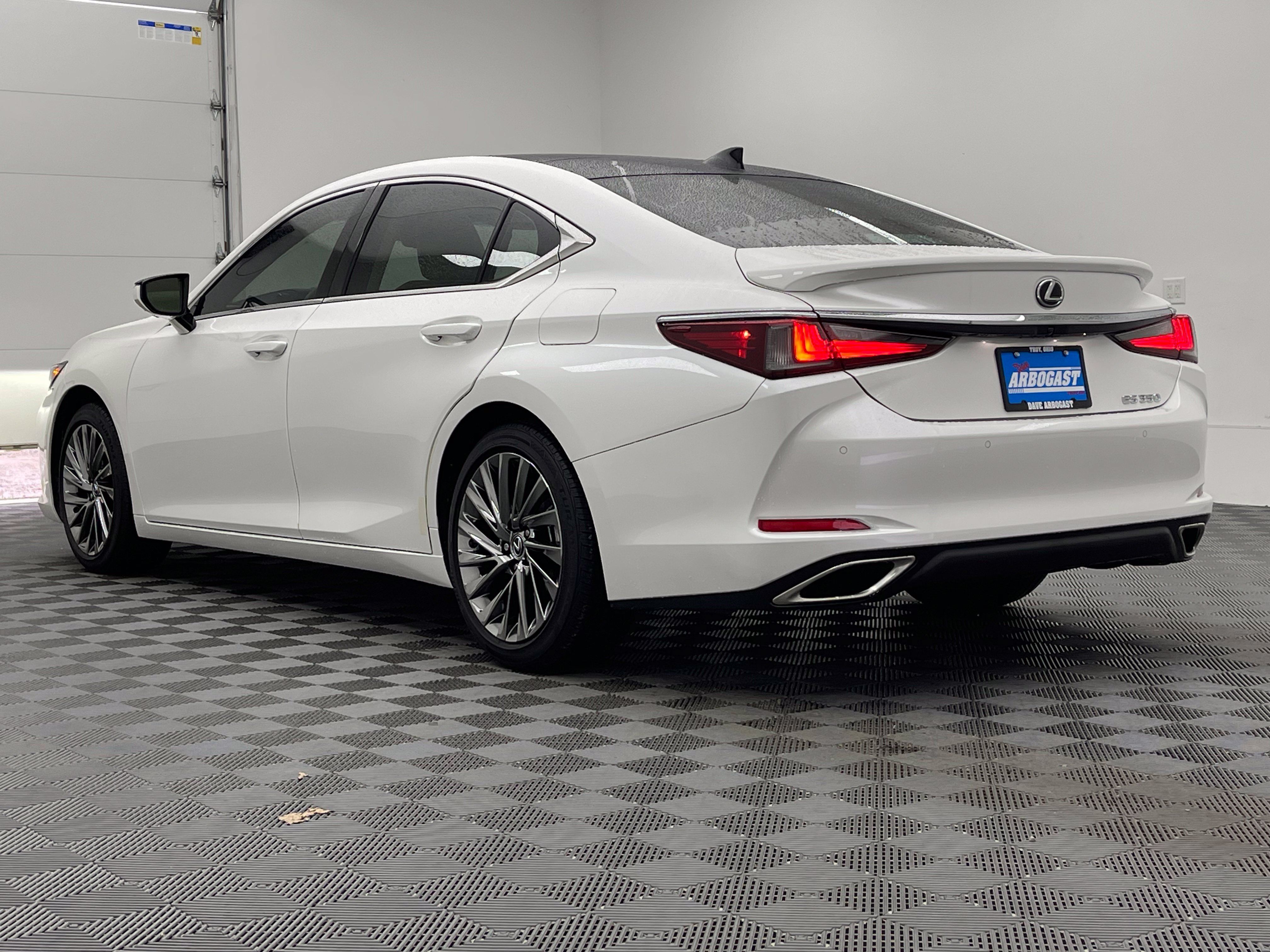 Used 2024 Lexus ES 350 Ultra Luxury w/ Accessory Package (Z2) FWD image 12