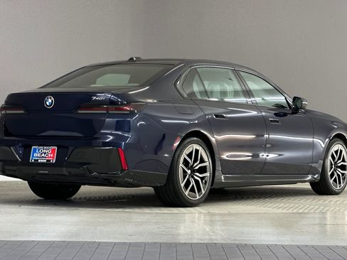 Certified 2023 BMW 740i RWD image 9