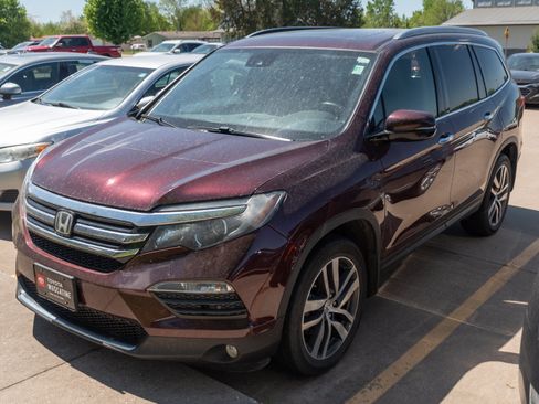 Used 2017 Honda Pilot Elite image 4