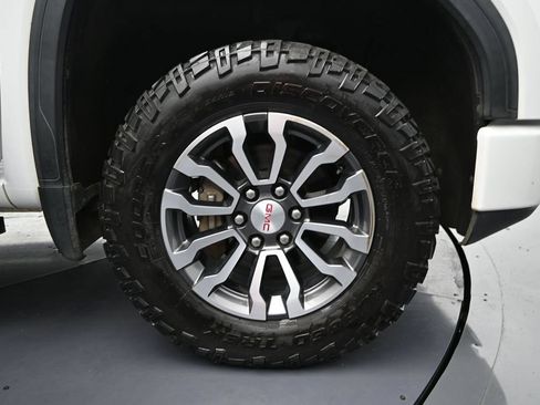 Used 2021 GMC Sierra 1500 AT4 w/ AT4 Value Package AWD/4WD image 6