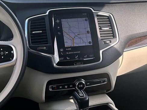 Used 2019 Volvo XC90 T6 Momentum w/ Protection Package Premier image 9