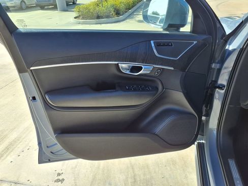 Used 2020 Volvo XC90 T6 Momentum AWD/4WD image 14