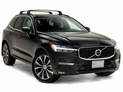 Used 2022 Volvo XC60 B5 Momentum w/ Advanced Package image 1
