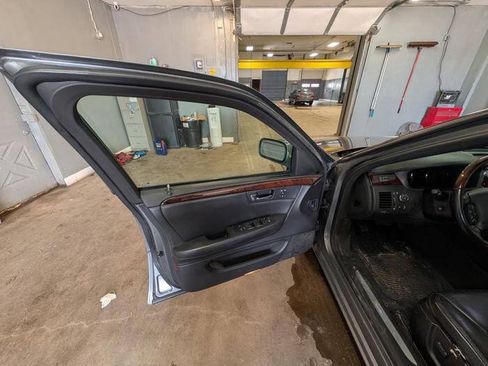 Used 2007 Cadillac DTS Luxury II FWD image 22
