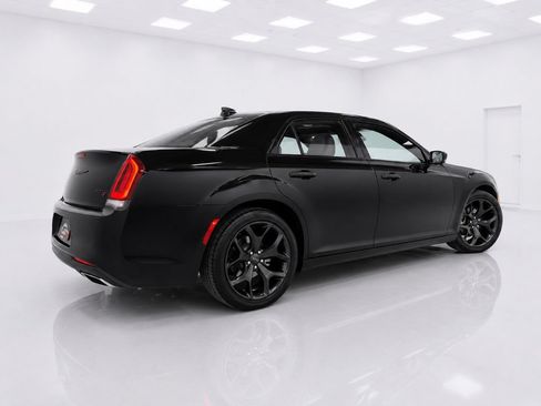 Used 2023 Chrysler 300 S RWD image 7