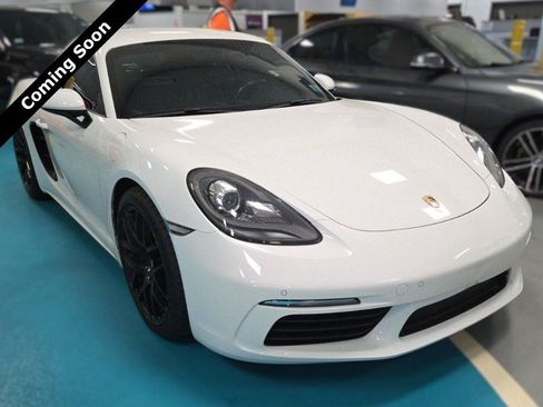 Used 2018 Porsche 718 Cayman RWD image 1