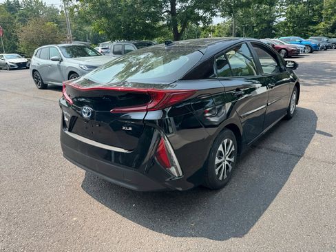 Used 2022 Toyota Prius Prime XLE image 5