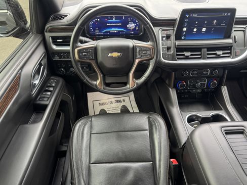 Used 2022 Chevrolet Suburban High Country AWD/4WD image 17