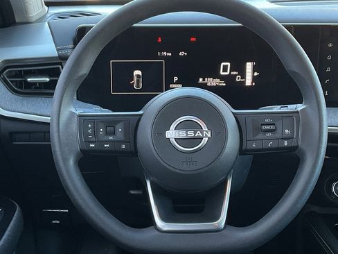 Used 2025 Nissan Kicks SV image 21