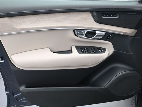 New 2026 Volvo XC90 B5 Ultra image 10
